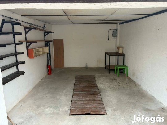 Tatabánya Cseri lakópark mellett garázs kiadó