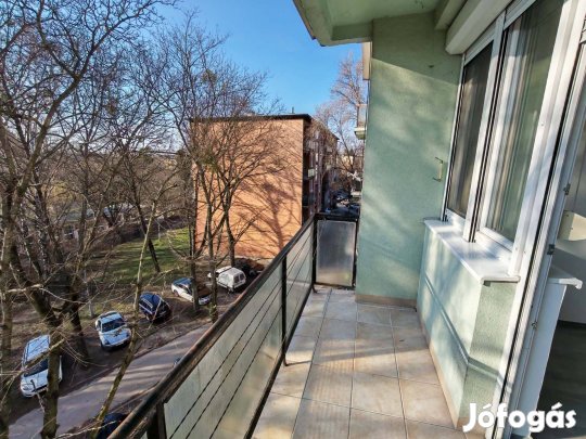 Tatabánya Kós K u középső tégla lakás