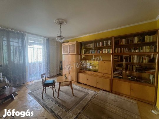 Tatabánya Újváros frekventált részén egy 42m2 nagyságú, 1 szobás  laká