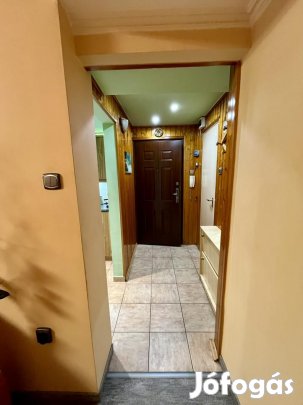 Tatabánya, 1 szobás  tégla lakás eladó