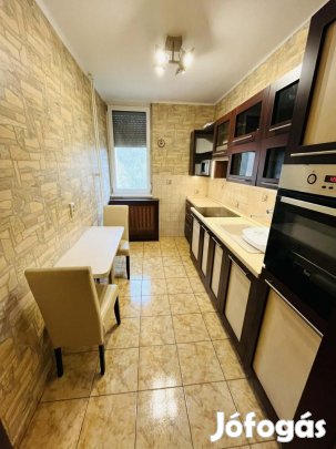 Tatabánya, 2 szobás  tégla lakás eladó