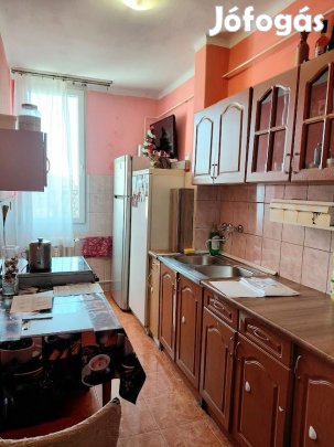 Tatabánya, 2 szobás  tégla lakás eladó