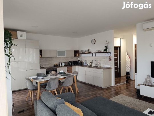 Tatabánya, 2 szobás  tégla lakás eladó