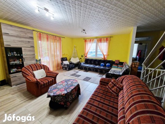 Tatabánya, 3+1 szobás  ikerház eladó