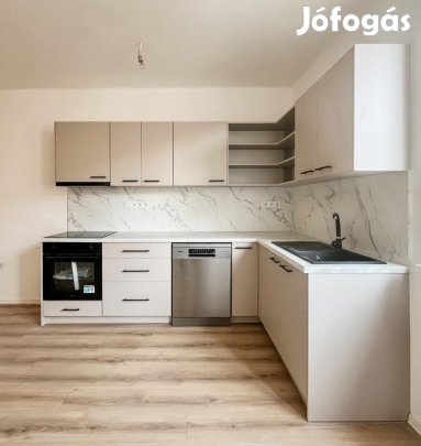 Tatabánya, 3 szobás  tégla lakás eladó