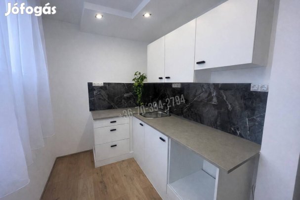 Tatabánya központjában, 53m2 nagyságú, igényesen felújított lakás elad