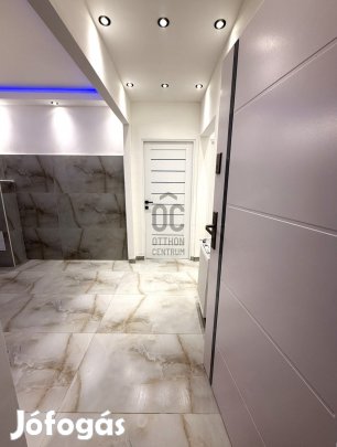 Tatabányán Kertvárosban I. emeleti, felújított lakás