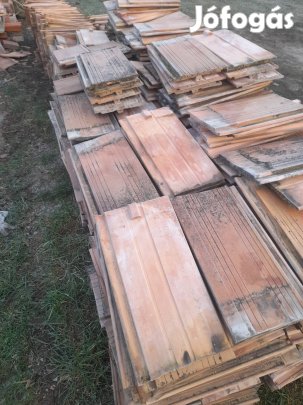 Tatai cserép 2500db jó állapotban elado.Szállitás megoldhato.