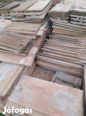 Tatai cserép kitűnő állapotban 2000db elado.Szállitás megoldhato.