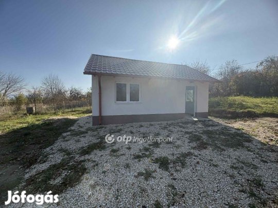 Tatai eladó 36 nm-es ház
