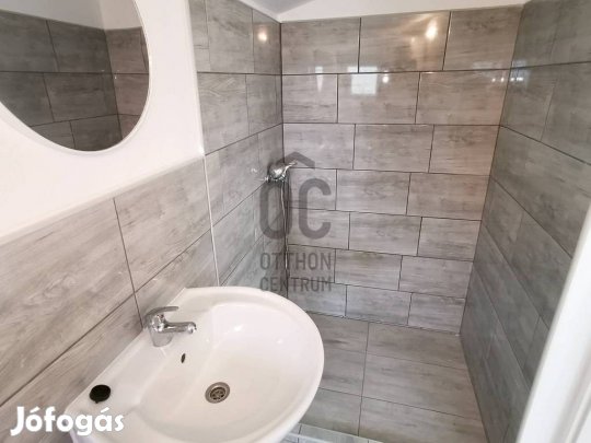 Tatai eladó könnyűszerkezetes családi ház