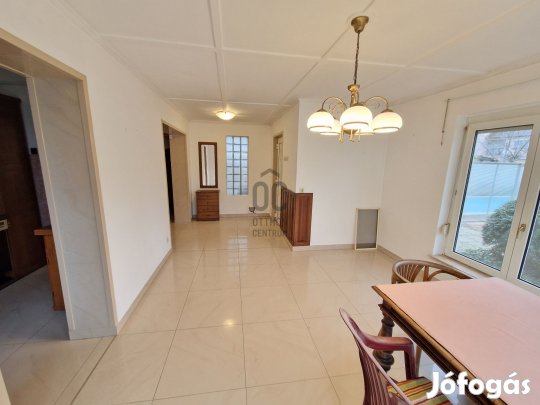 Tatai eladó tégla családi ház