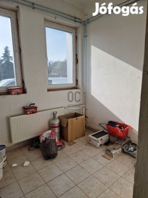 Tatai kiadó üzleti célú ingatlan