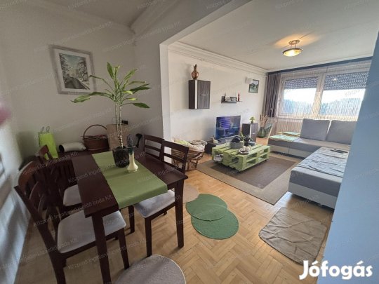 Tatán, a Kosztolányi Dezső utcában, 53 m2-es lakás eladó garázzsal!