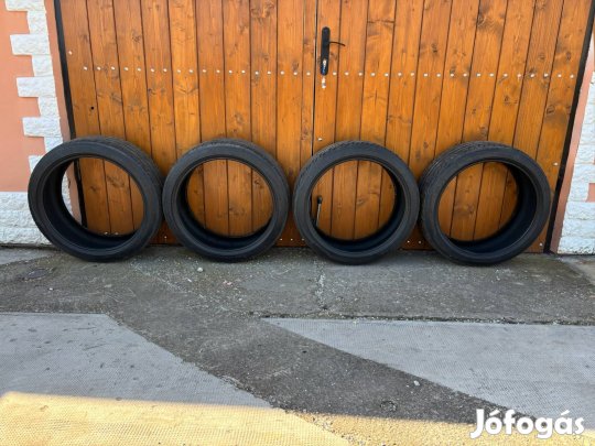 Taurus 225/40 r19 nyári gumiszett 