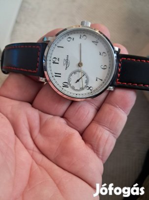 Tavannes zsebóra beépités.