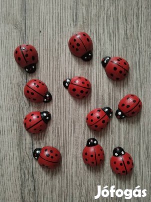 Tavaszi dekoráció fa katica díszek