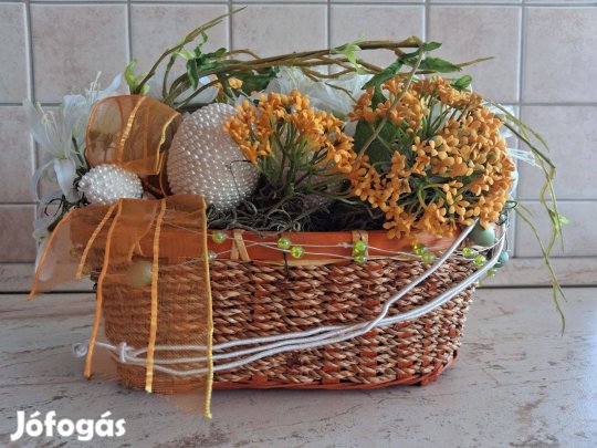 Tavaszi/húsvéti dekorációs kosár
