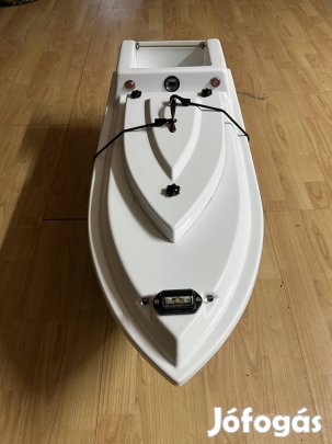 Távirányítású Etetőhajó