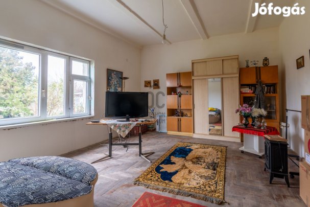 Távol és mégis közel!