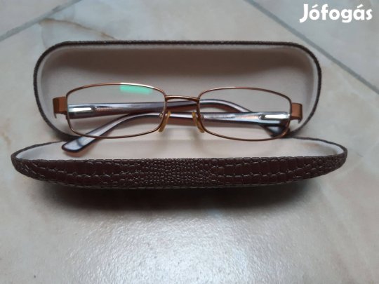 Távolra látó szemüveg -0,5