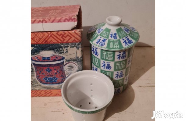 Teás bögre szűrővel