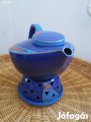 Teáskanna melegen tartóval