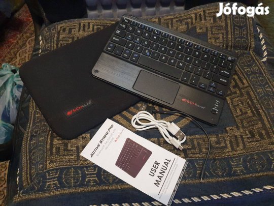 Techgear Bluetooth billentyűzet érintőpaddal, tokkal