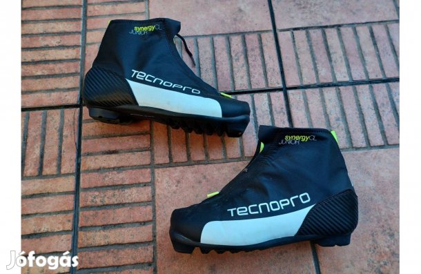 Technopro sífutó cipő bakancs 36 36.5