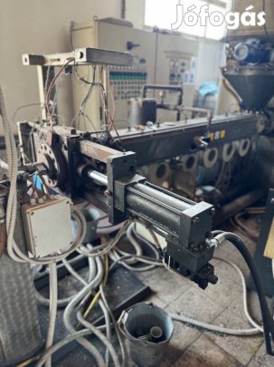 Tecnova Mini / 60 regranuláló gép