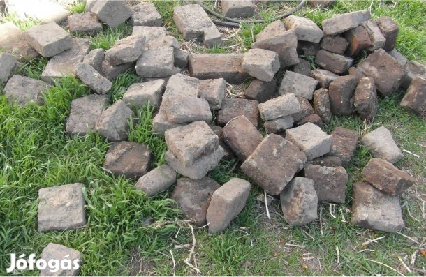 Tegla Es BETON Tormelek Autobeallohoz, Vagy Garazs Alapba