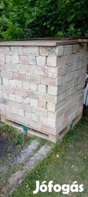 Tégla, ikersejt, Gárdonyban .