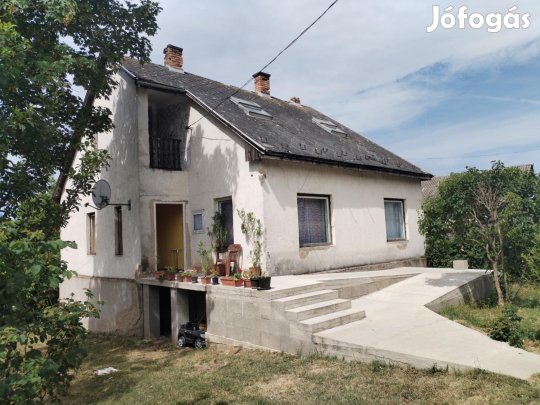 Tégla családi ház garázzsal és kúttal Endrefalván  most alkuképes