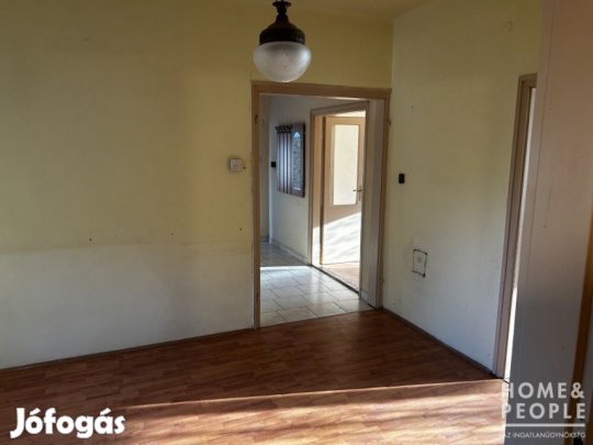 Tégla ház ! - Deszk