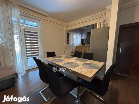 Téglási eladó 87 nm-es ház