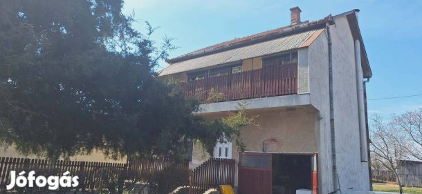 Tégláson 140 nm-es, 4 szobás nagy családi ház eladó!