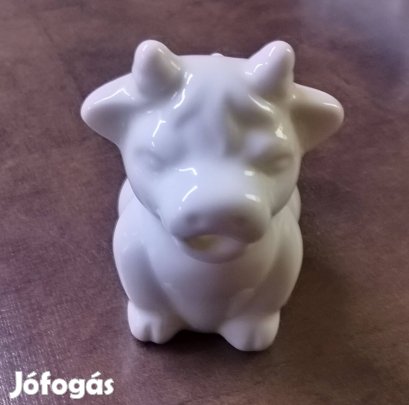 Tehén fehér tejkiöntő porcelán