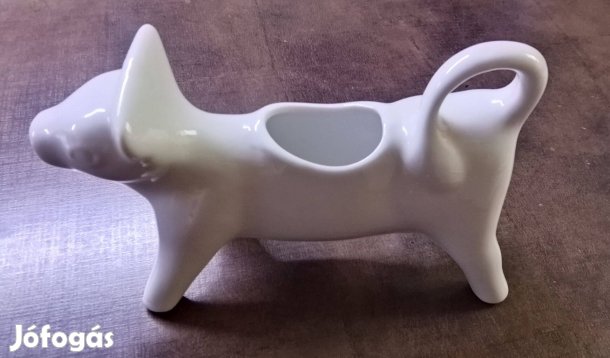Tehén fehér tejkiöntő porcelán