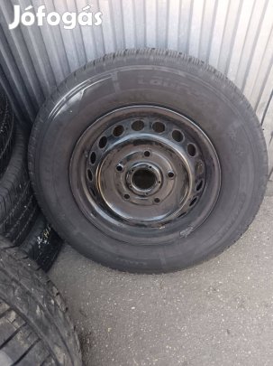 Teherautó gumik eladók