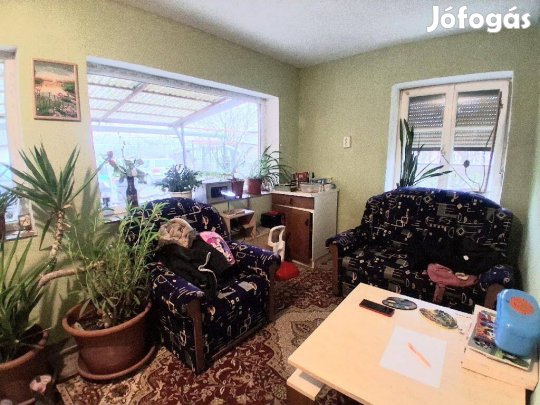 Tehermentes, jogilag rendezett családi ház eladó Pálmonostorán!