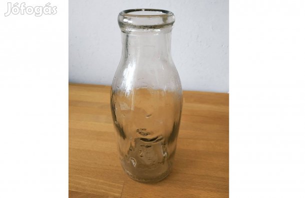 Tejért 0,5 literes, domború feliratú tejesüveg