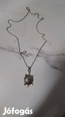 Teknősbéka medál lánccal
