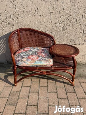 Telefonos asztalka leülő