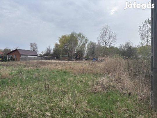 Telek eladó Leveleki tó környékén