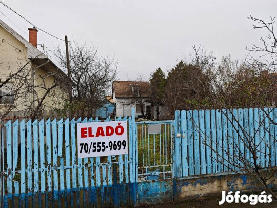 Telekáron eladó ingatlan Újpéteritelepen