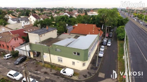 Telephely és raktár az M3 autópálya kivezetőjénél