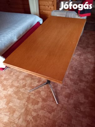 Teleszkópos dohányzó asztal eladó