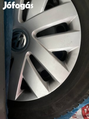 Téli gumi 185/60 R15, lemez felni, dísztárcsa szett egyben