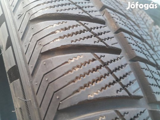 Téli gumi 225/45 R19 Minerva vadonat újszerű 4 db