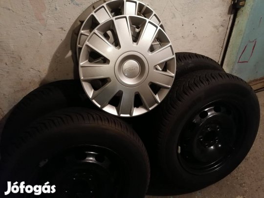 Téli gumi acélfelnivel, dísztárcsával eladó!